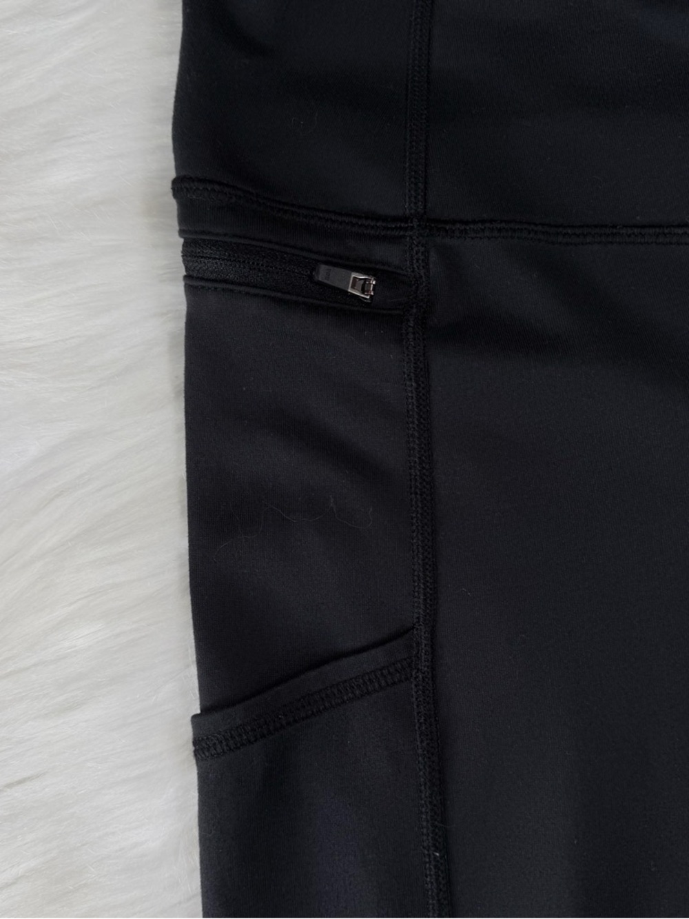 Patagonia Performance Leggings with Side Pocket - Picture 3 of 8